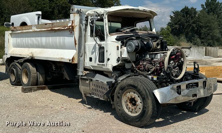 image for item DX1188 2017 Mack GU713 dump truck