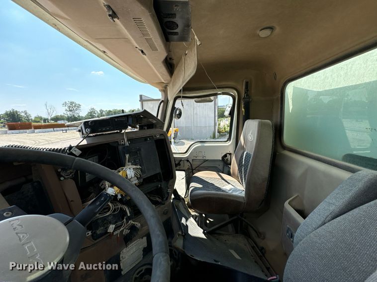 image for item DX1188 2017 Mack GU713 dump truck