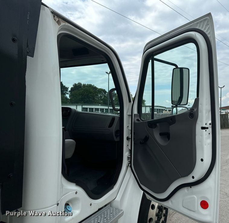 image for item DX1192 2009 Freightliner M2 dump truck