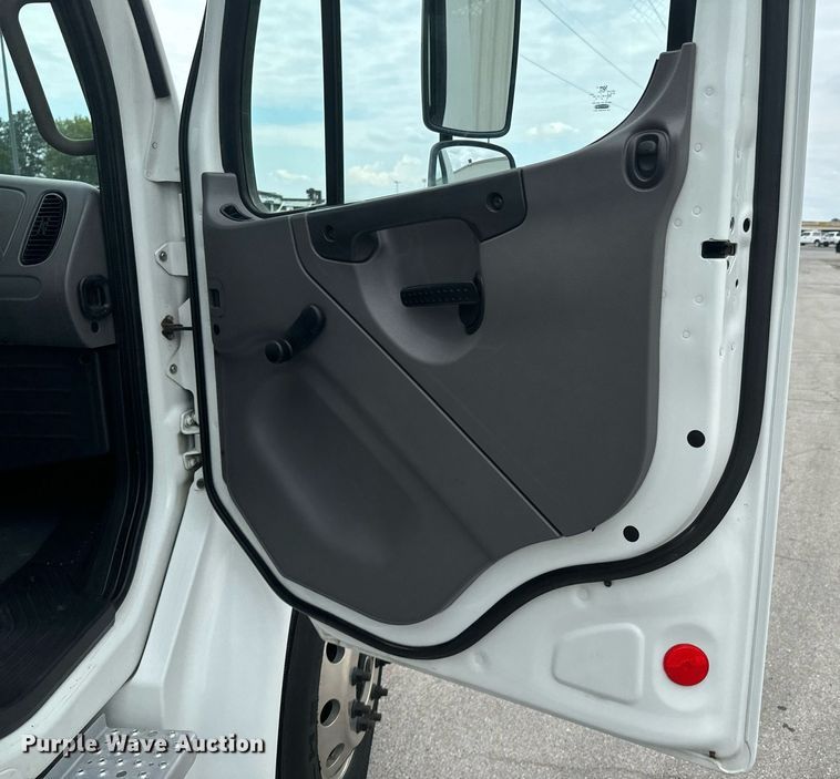 image for item DX1192 2009 Freightliner M2 dump truck