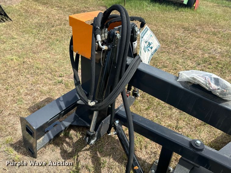 image for item DX1200 2024 LandHonor GN-12-96W skid steer grader