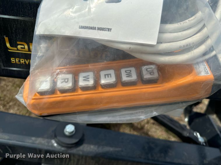 image for item DX1200 2024 LandHonor GN-12-96W skid steer grader