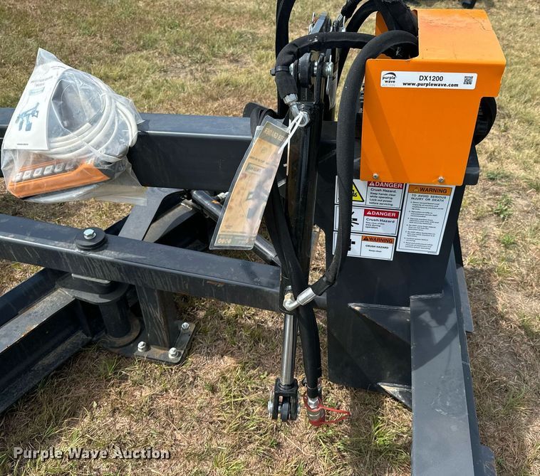 image for item DX1200 2024 LandHonor GN-12-96W skid steer grader