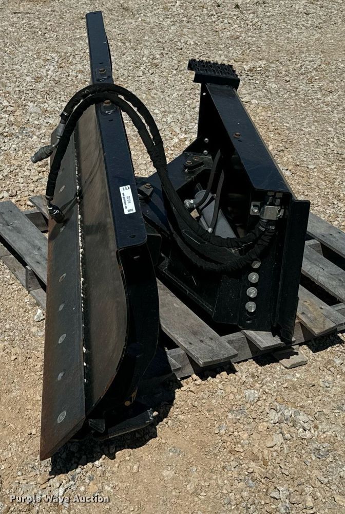 image for item DX1216 2013 Caterpillar skid steer dozer blade