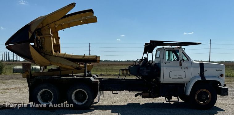 image for item DX1238 1981 GMC Topkick C6000 truck with tree spade