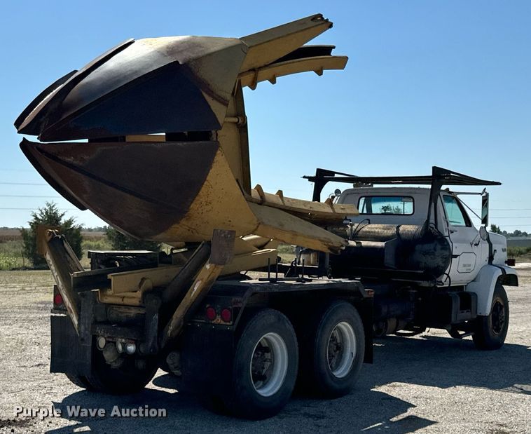 image for item DX1238 1981 GMC Topkick C6000 truck with tree spade