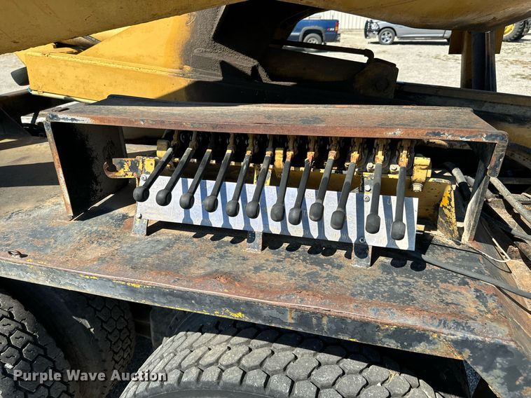 image for item DX1238 1981 GMC Topkick C6000 truck with tree spade