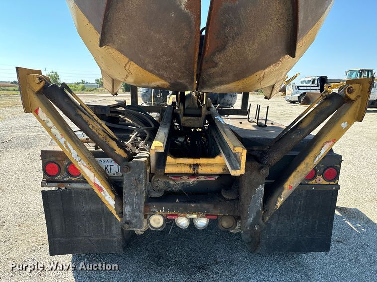 image for item DX1238 1981 GMC Topkick C6000 truck with tree spade