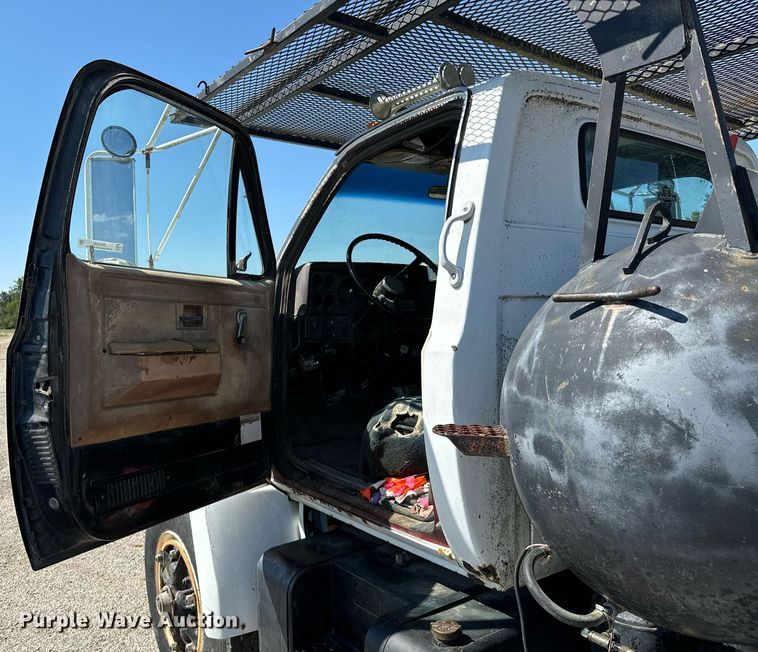 image for item DX1238 1981 GMC Topkick C6000 truck with tree spade