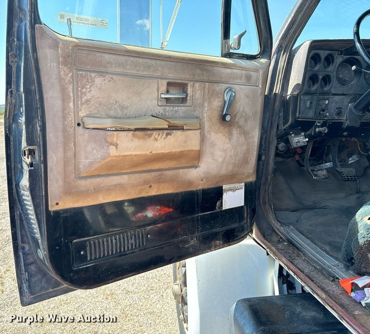 image for item DX1238 1981 GMC Topkick C6000 truck with tree spade