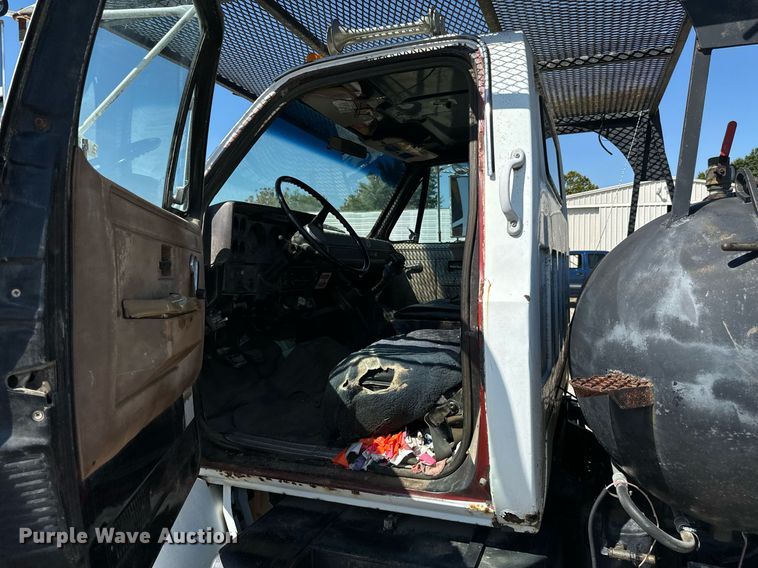 image for item DX1238 1981 GMC Topkick C6000 truck with tree spade