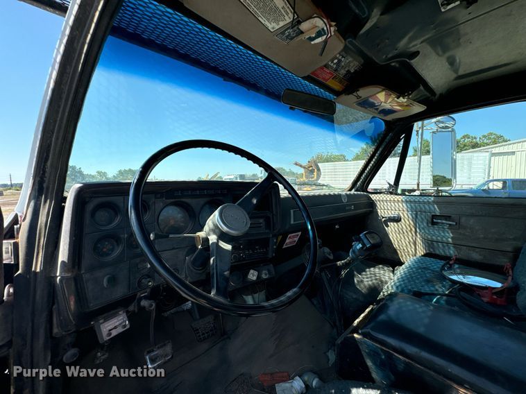 image for item DX1238 1981 GMC Topkick C6000 truck with tree spade