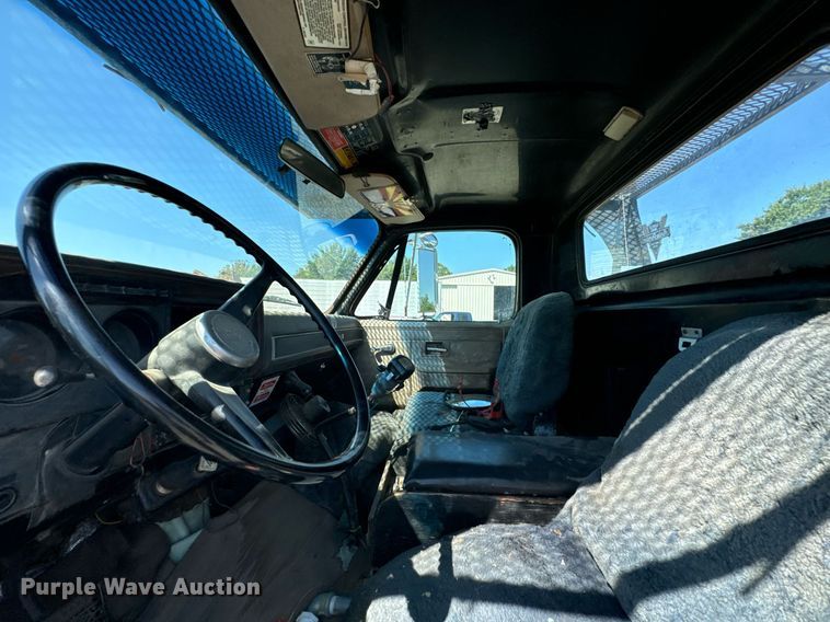 image for item DX1238 1981 GMC Topkick C6000 truck with tree spade