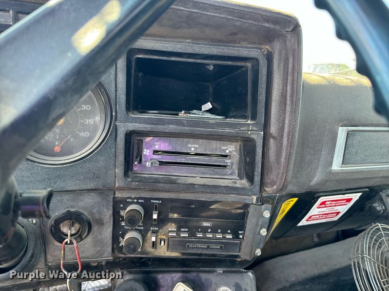 image for item DX1238 1981 GMC Topkick C6000 truck with tree spade