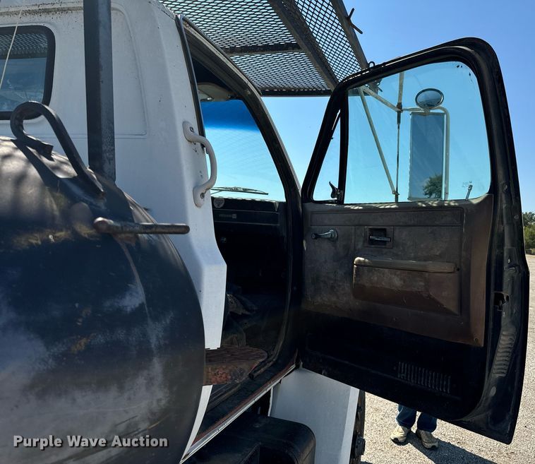 image for item DX1238 1981 GMC Topkick C6000 truck with tree spade