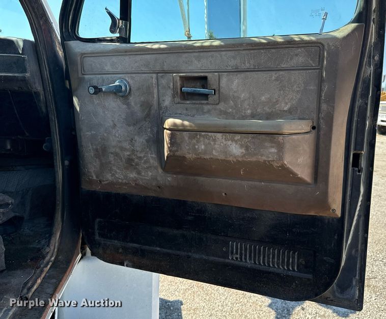 image for item DX1238 1981 GMC Topkick C6000 truck with tree spade