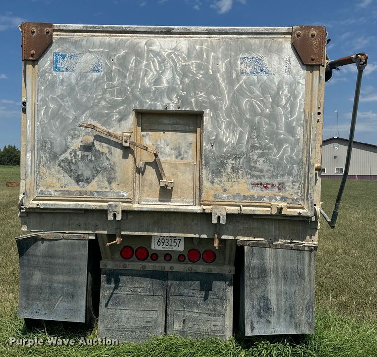 image for item EE7500 2002 Mate end dump trailer