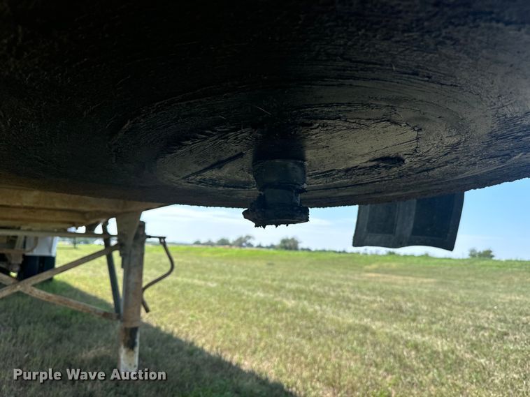 image for item EE7500 2002 Mate end dump trailer