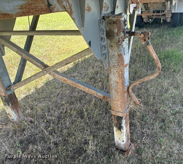 image for item EE7500 2002 Mate end dump trailer