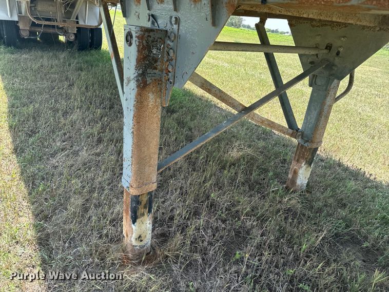 image for item EE7500 2002 Mate end dump trailer