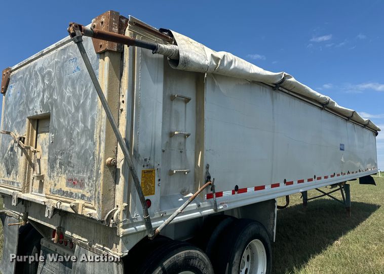 image for item EE7500 2002 Mate end dump trailer