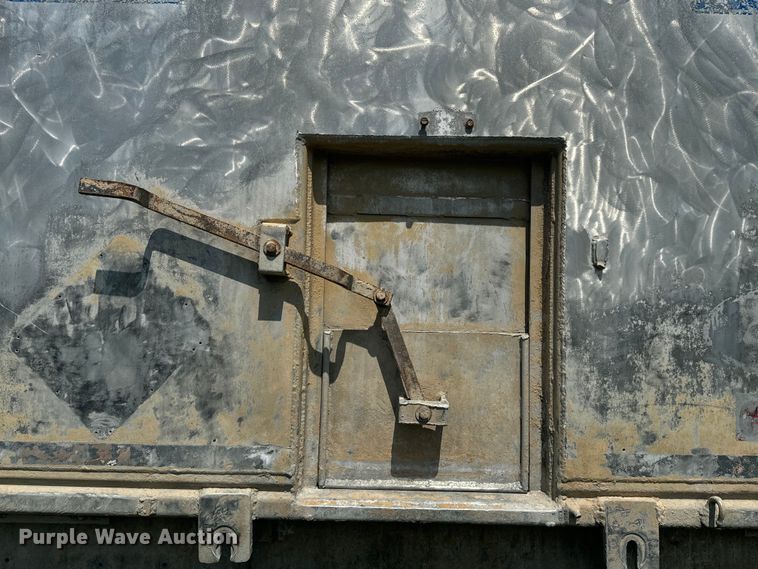 image for item EE7500 2002 Mate end dump trailer