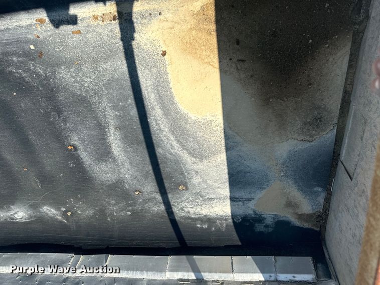 image for item EE7500 2002 Mate end dump trailer