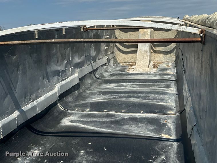 image for item EE7500 2002 Mate end dump trailer