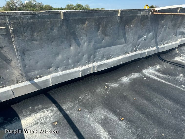 image for item EE7500 2002 Mate end dump trailer