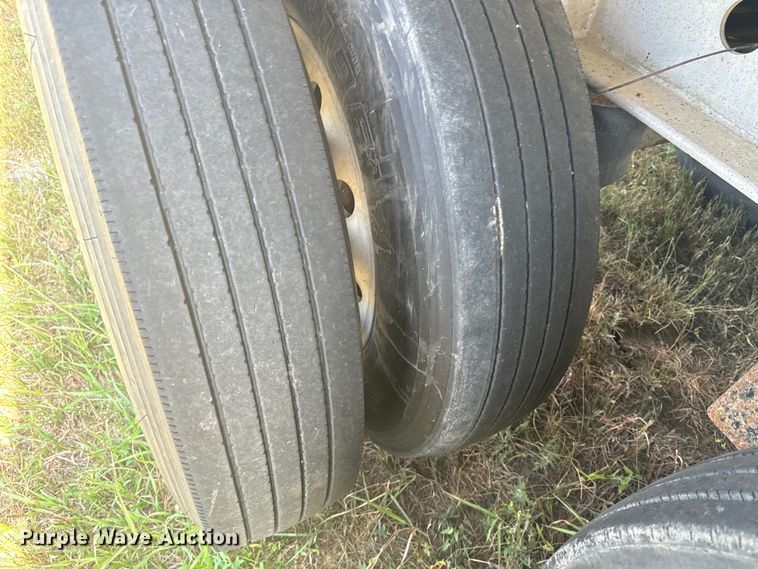 image for item EE7500 2002 Mate end dump trailer