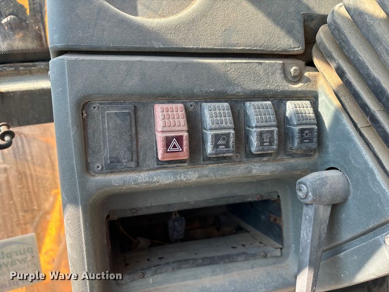 image for item EE7552 1994 JCB 214 backhoe