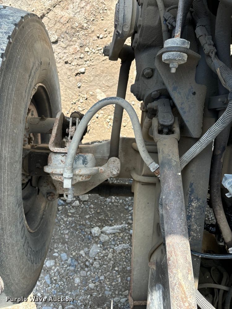 image for item EE7553 1995 International  4900 tank truck