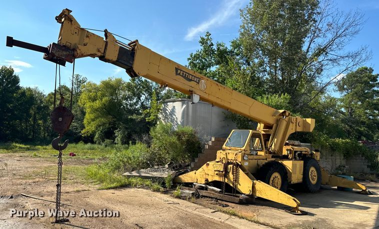 image for item EE7572 1979 Pettibone 36 crane