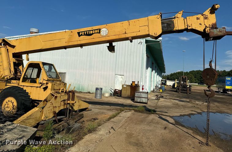 image for item EE7572 1979 Pettibone 36 crane