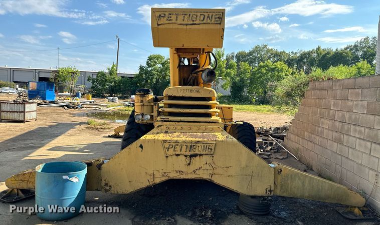 image for item EE7572 1979 Pettibone 36 crane