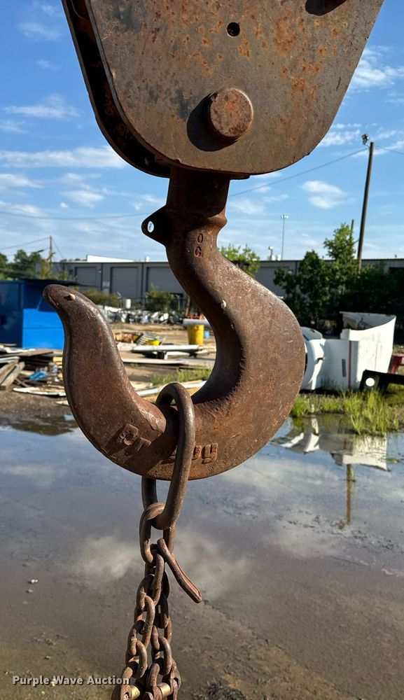 image for item EE7572 1979 Pettibone 36 crane