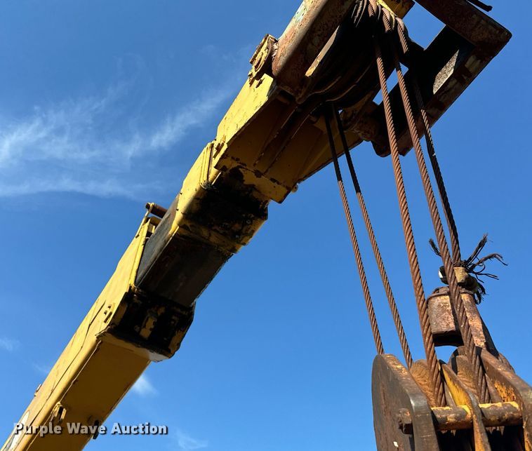 image for item EE7572 1979 Pettibone 36 crane