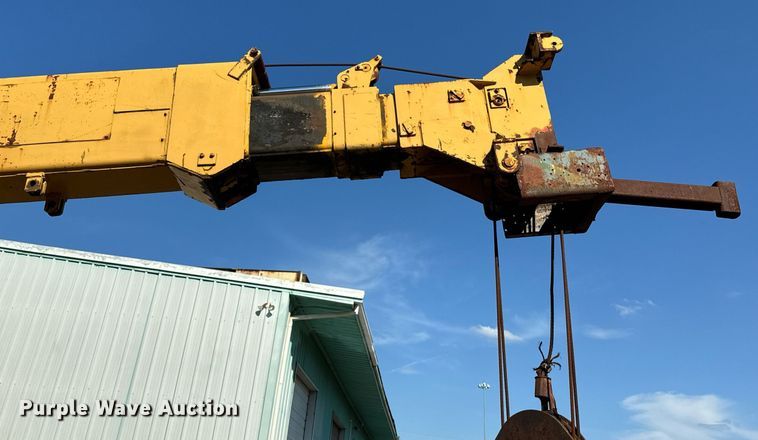 image for item EE7572 1979 Pettibone 36 crane