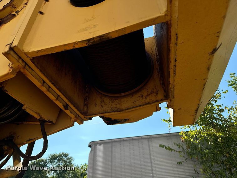 image for item EE7572 1979 Pettibone 36 crane