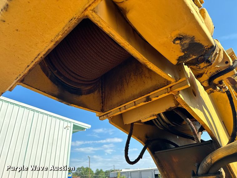 image for item EE7572 1979 Pettibone 36 crane