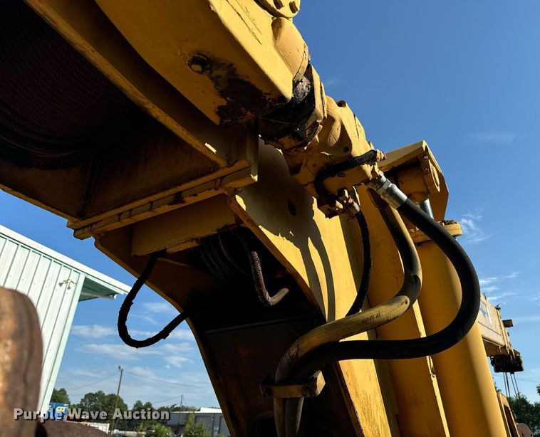 image for item EE7572 1979 Pettibone 36 crane