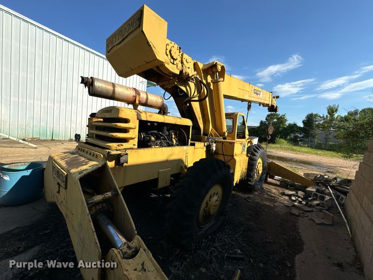 image for item EE7572 1979 Pettibone 36 crane