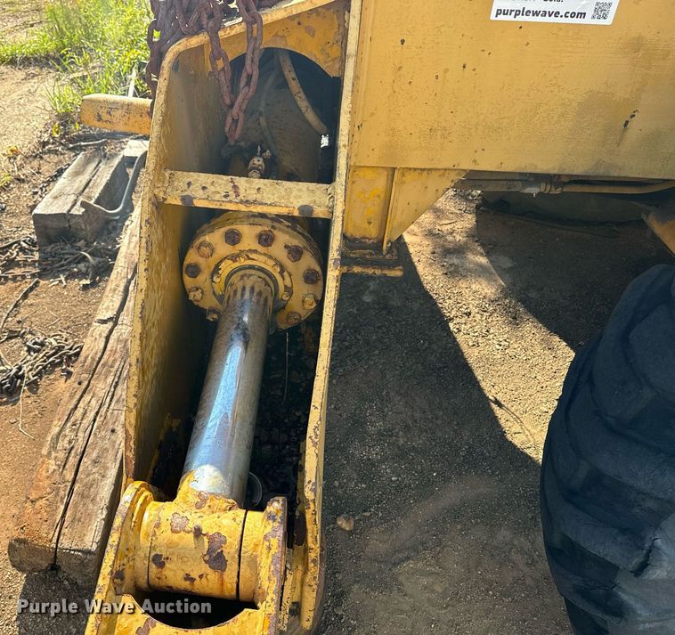 image for item EE7572 1979 Pettibone 36 crane