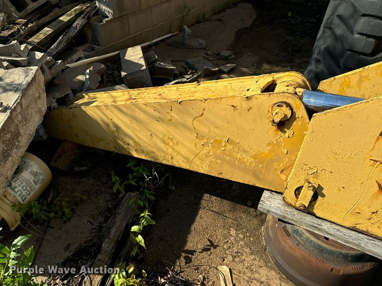 image for item EE7572 1979 Pettibone 36 crane