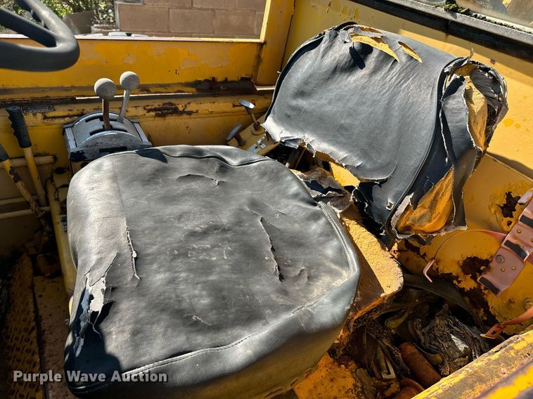 image for item EE7572 1979 Pettibone 36 crane