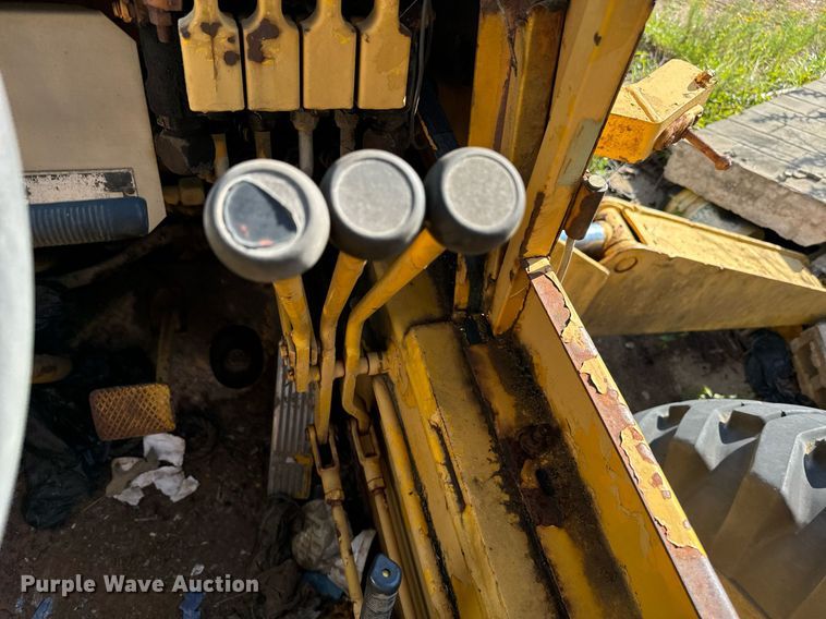 image for item EE7572 1979 Pettibone 36 crane