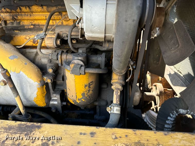 image for item EE7572 1979 Pettibone 36 crane