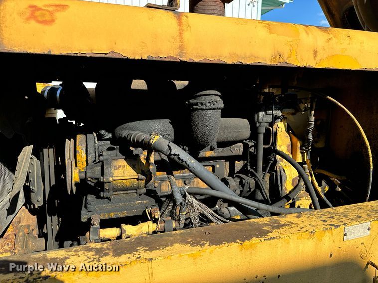 image for item EE7572 1979 Pettibone 36 crane