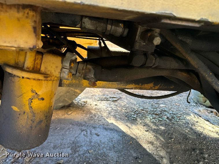 image for item EE7572 1979 Pettibone 36 crane