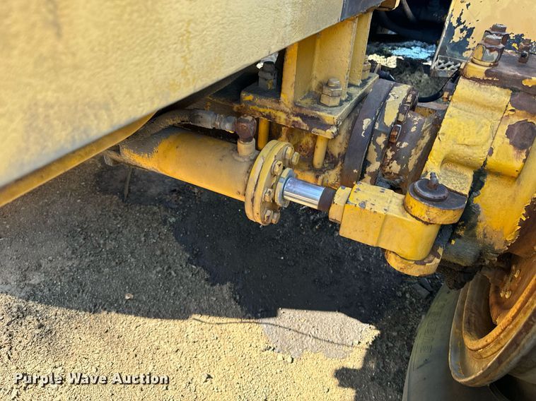 image for item EE7572 1979 Pettibone 36 crane